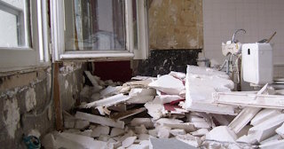 Демонтаж хрущевки в Вольске - удаление старых полов и стен по выгодной цене от 1771 рублей.