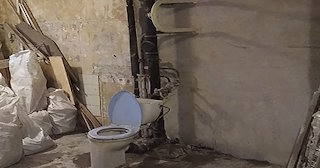 Демонтаж сантехкабины в панельном доме - цена от 1042 рублей | Сварной-Вль
